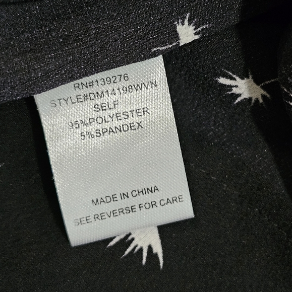 Daniel Rainn Women’s M Black White Dandelion Print Roll Tab Sleeve Blouse Preppy - Picture 6 of 8